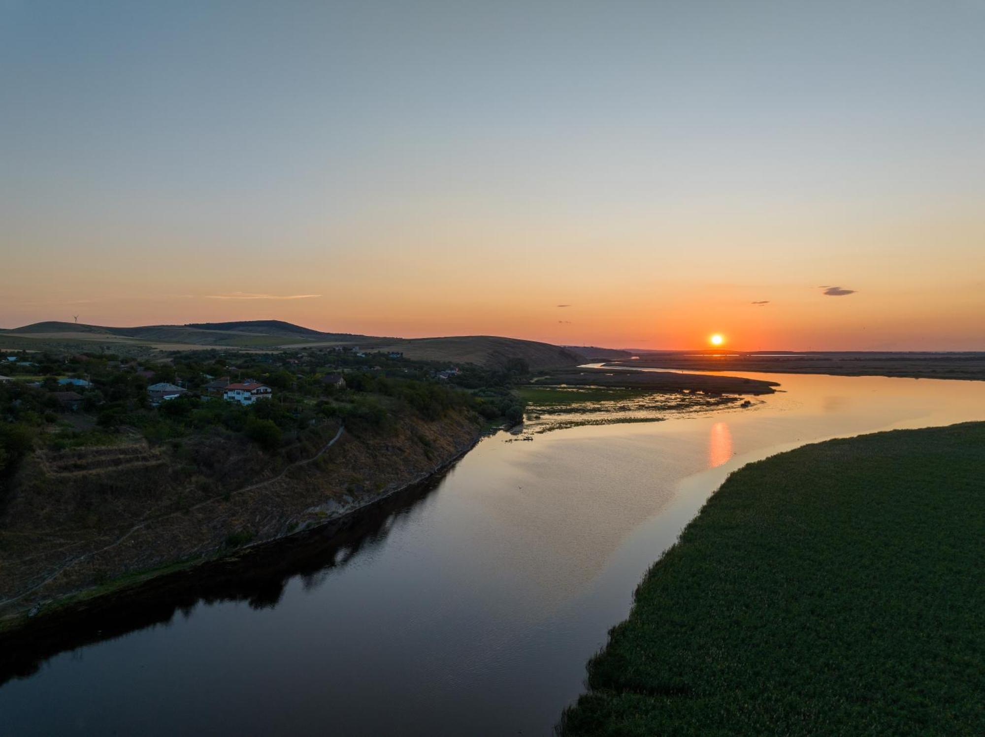 Laguna Nuferilor Habitat Somova Esterno foto